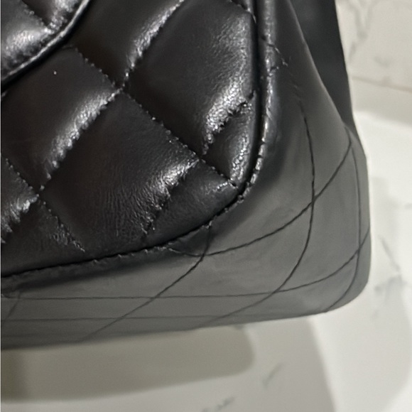 ❌ SOLD ❌ CHANEL JUMBO CLASSIC FLAP IN LAMBSKIN - Picture 6 of 13